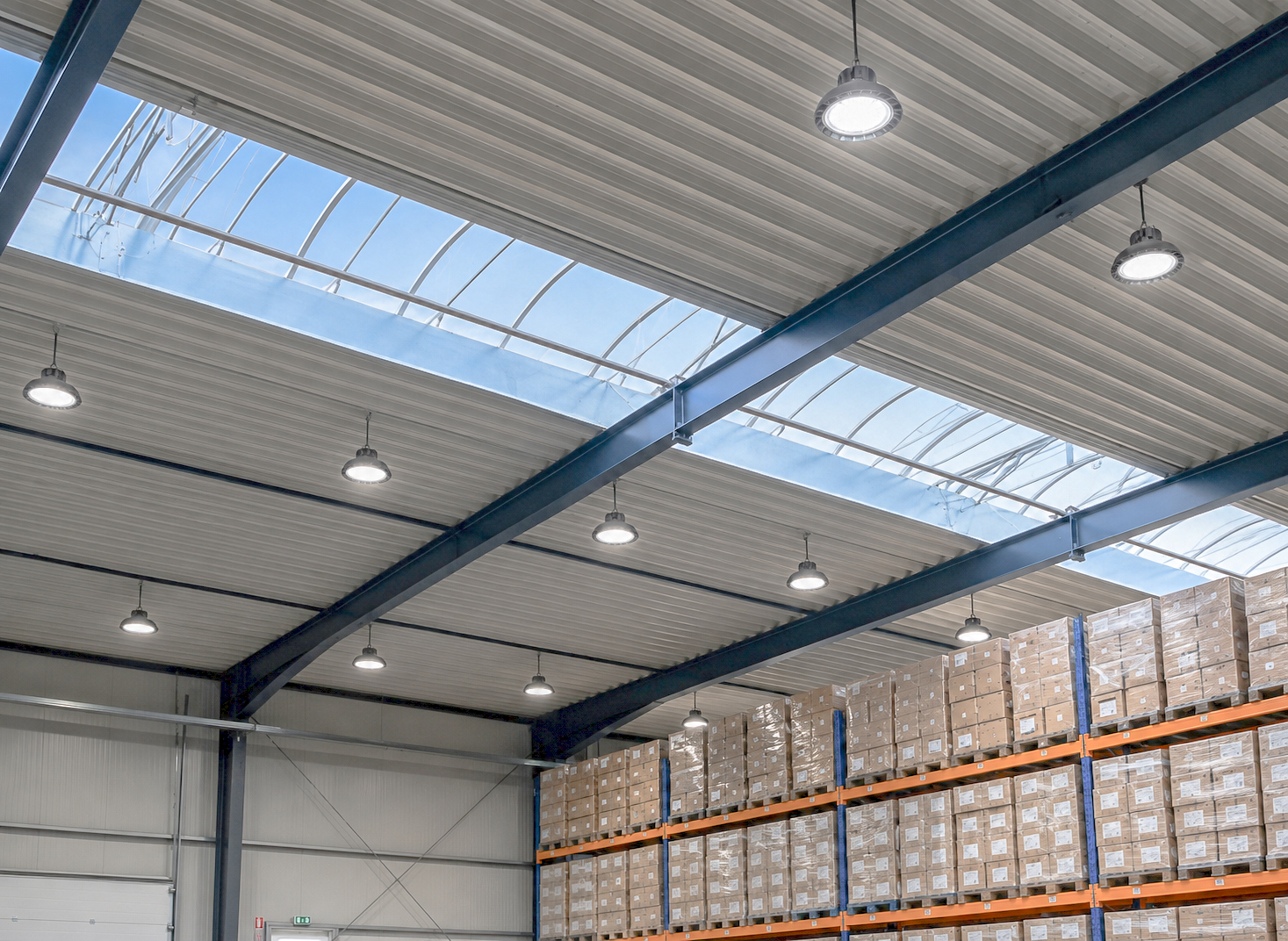 Industriehalle mit LED-Beleuchtung